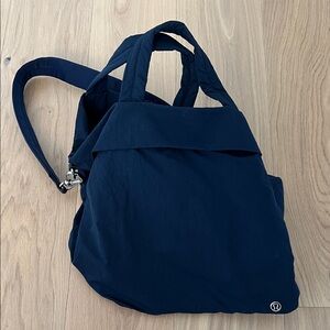 lululemon athletica On My Level Bag 19L Navy